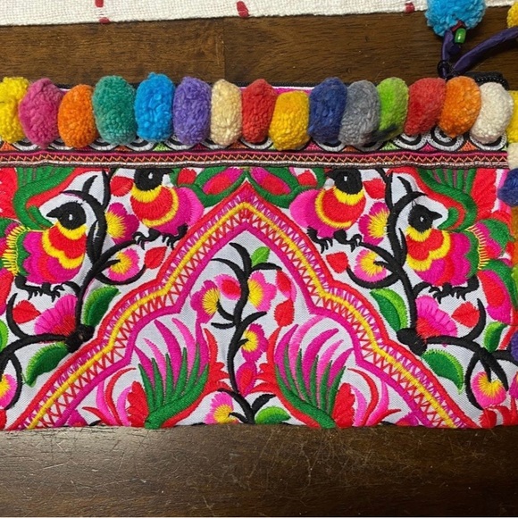 HMONG Cherr THAILAND HILL TRIBE embroidered bohemian clutch handbag NWT - Picture 2 of 9
